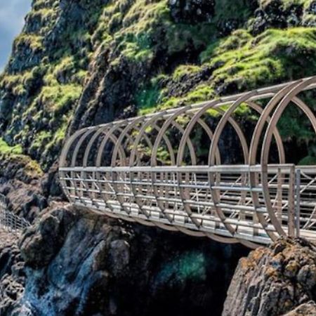 卡瑞克福格斯Stunning Coastal Retreat别墅 外观 照片